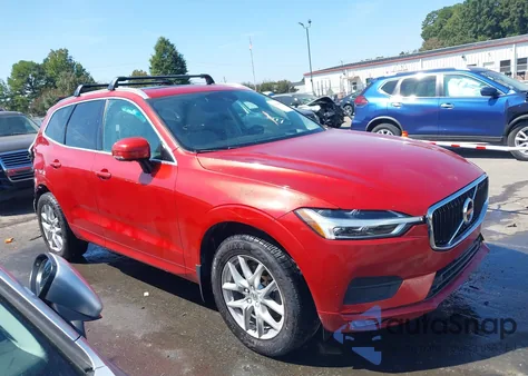 2021 Volvo Xc60 T5 Momentum z USA, uszkodzony, nr VIN YV4102RK1M1738035